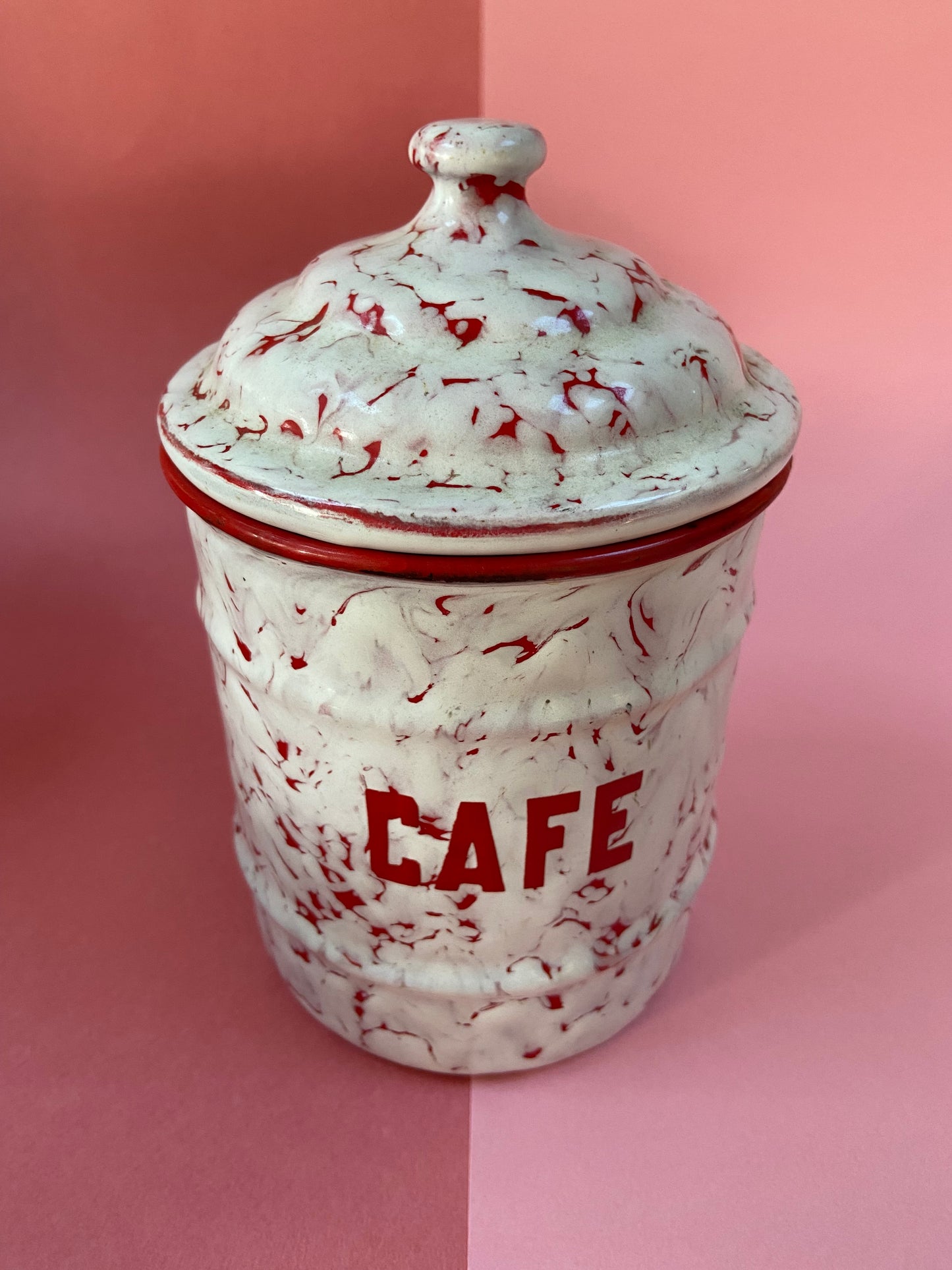 Lot of 5 storage pots Marbled enamel White and red St Servais Belgium