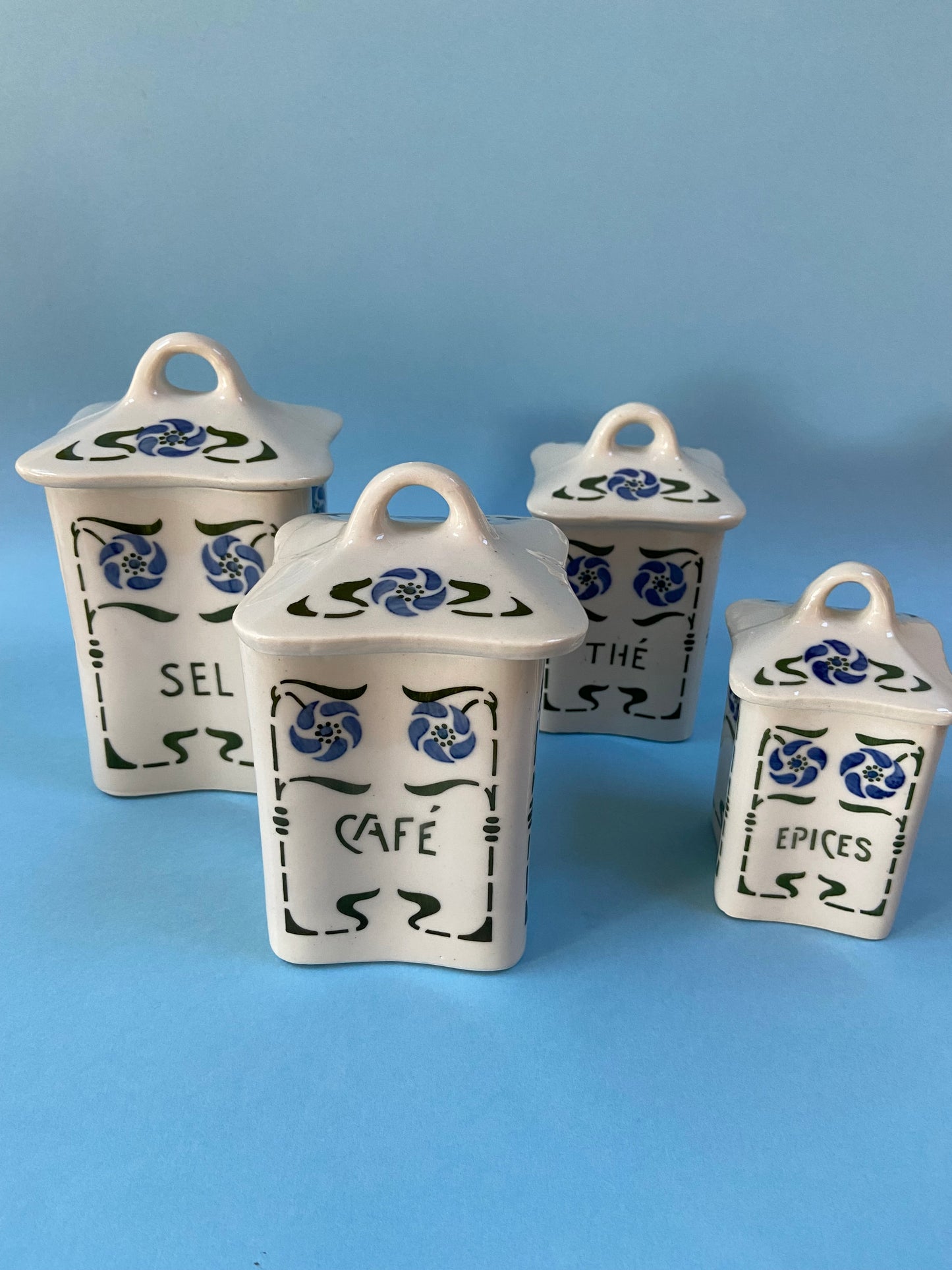 Set of 4 vintage ceramic pots