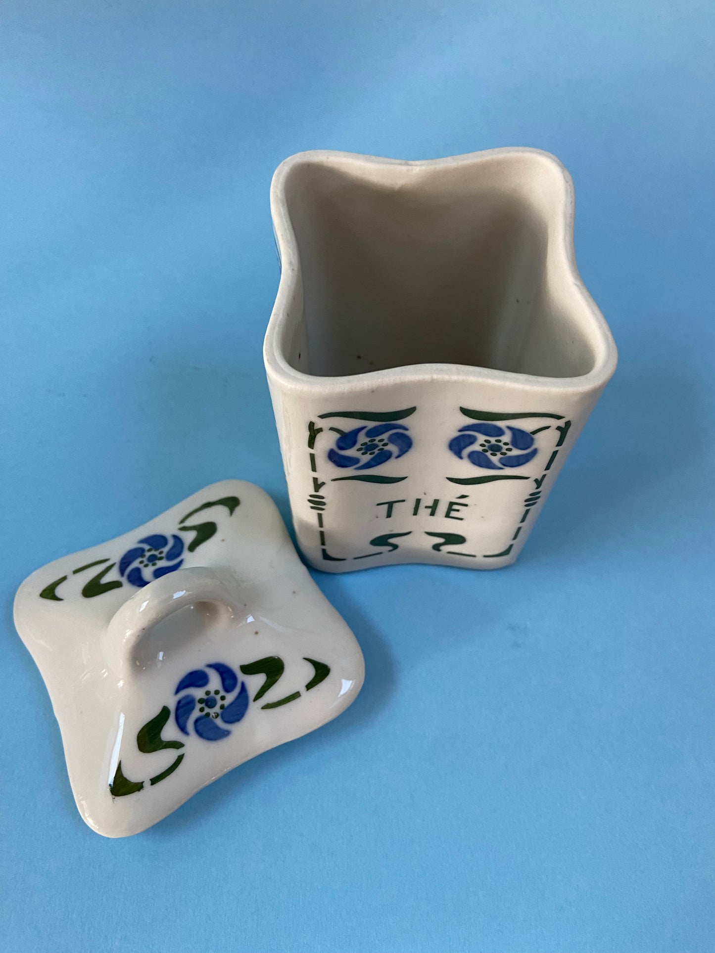 Set of 4 vintage ceramic pots