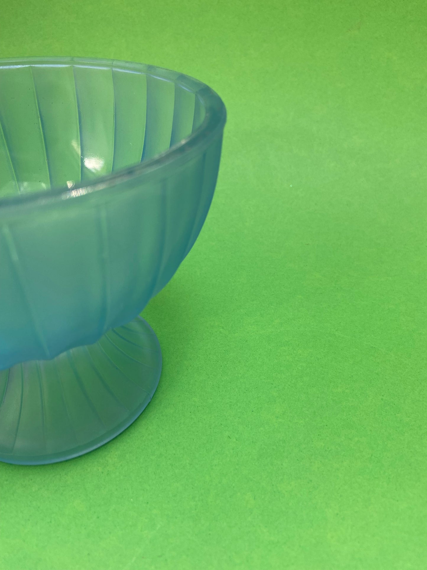 Large ice cream cup with frosted effect BLUE