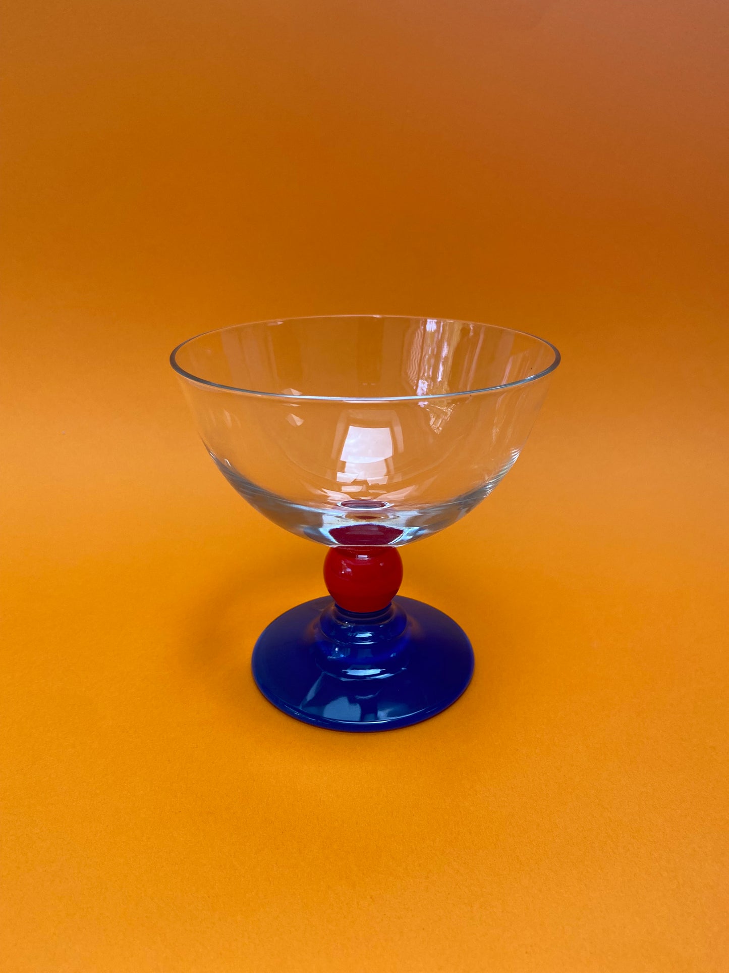 Dessert cup BLUE base RED ball