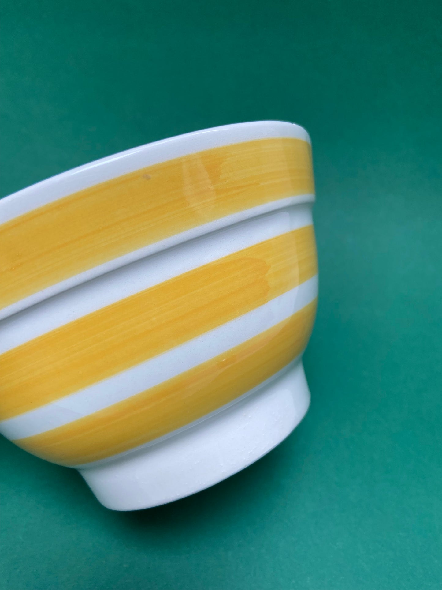 Set of two YELLOW STRIPED bowls