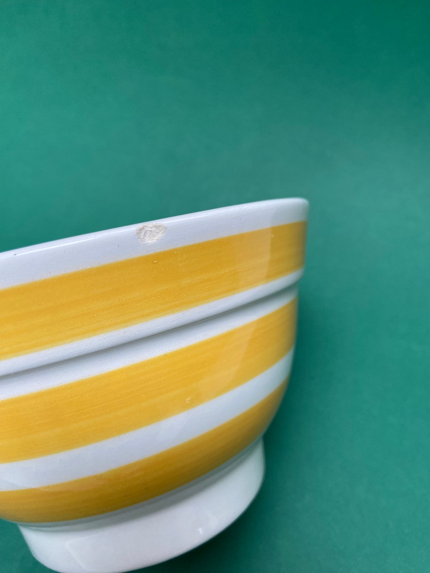 Set of two YELLOW STRIPED bowls