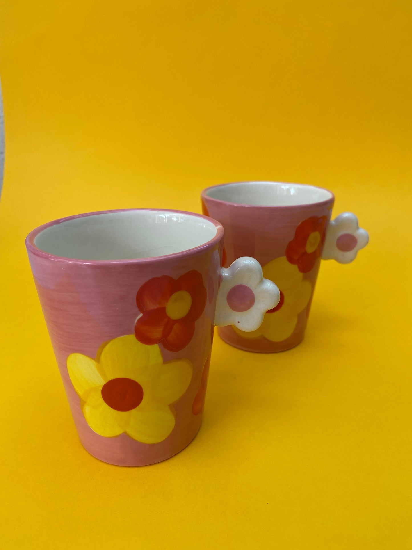 Duo of flower cups 70