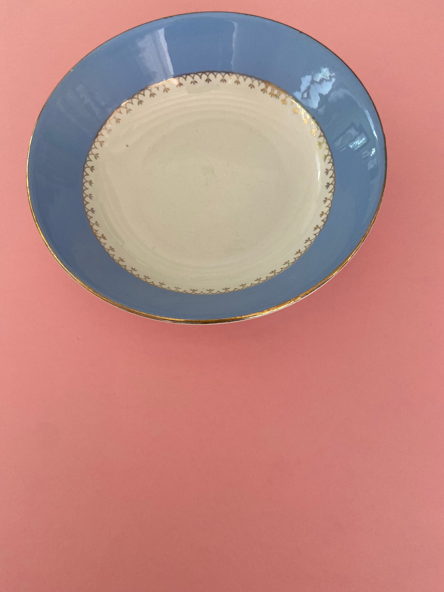 Assiette creuse BLEU pastel et dorure