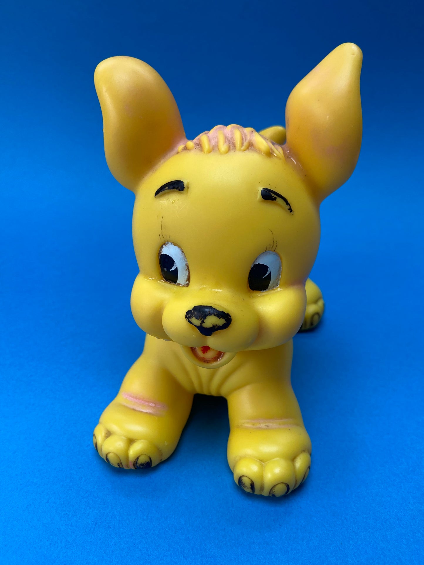 Vintage Yellow Dog Pouet