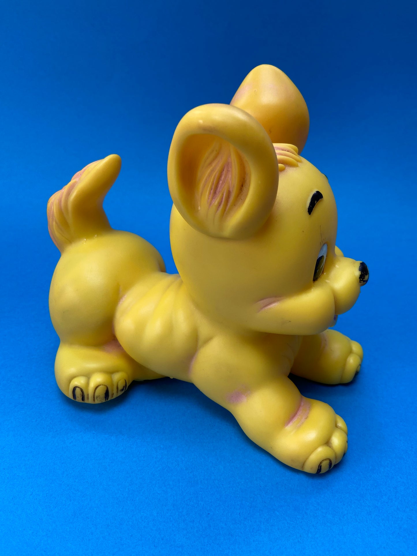 Vintage Yellow Dog Pouet