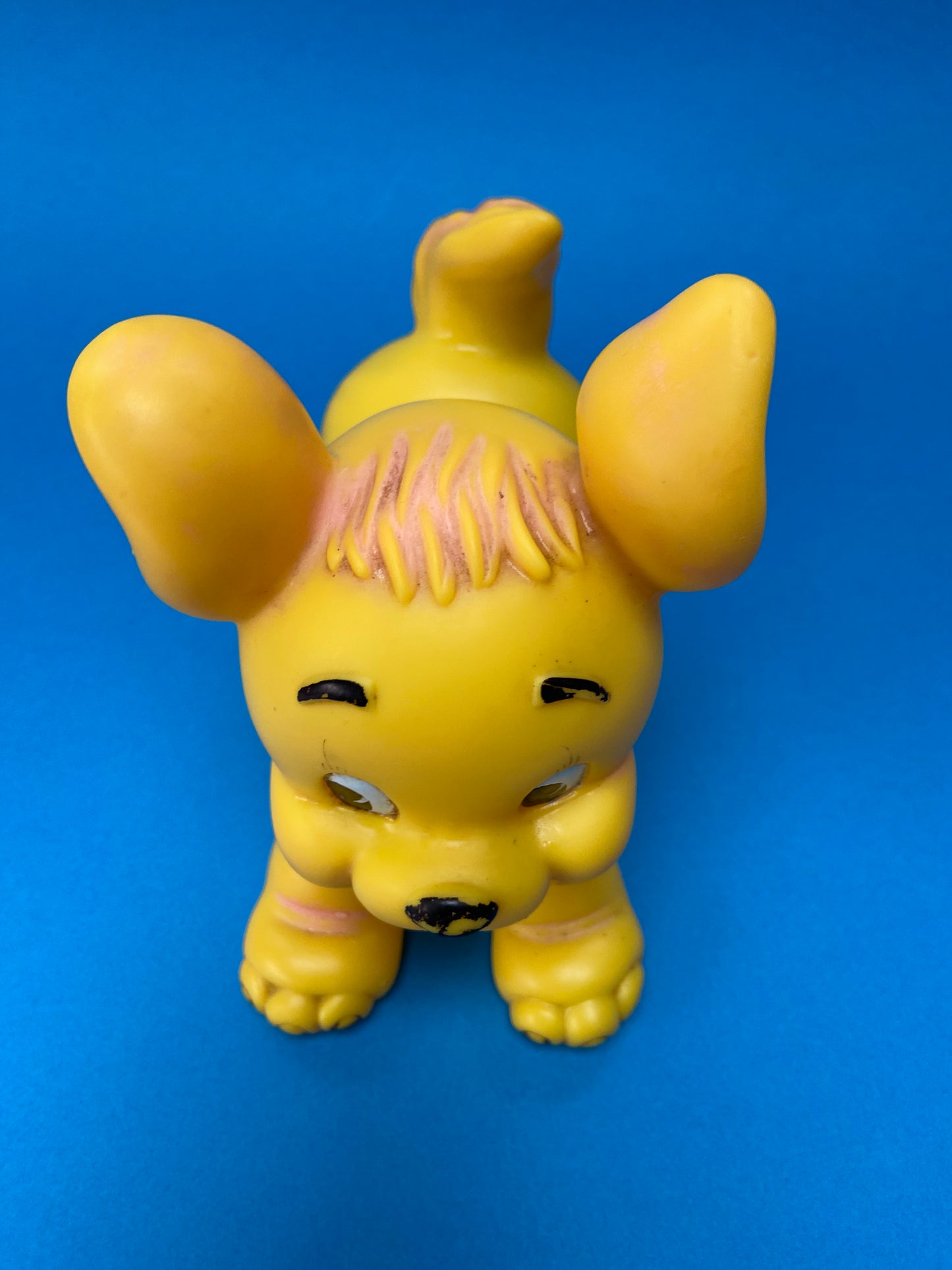 Vintage Yellow Dog Pouet