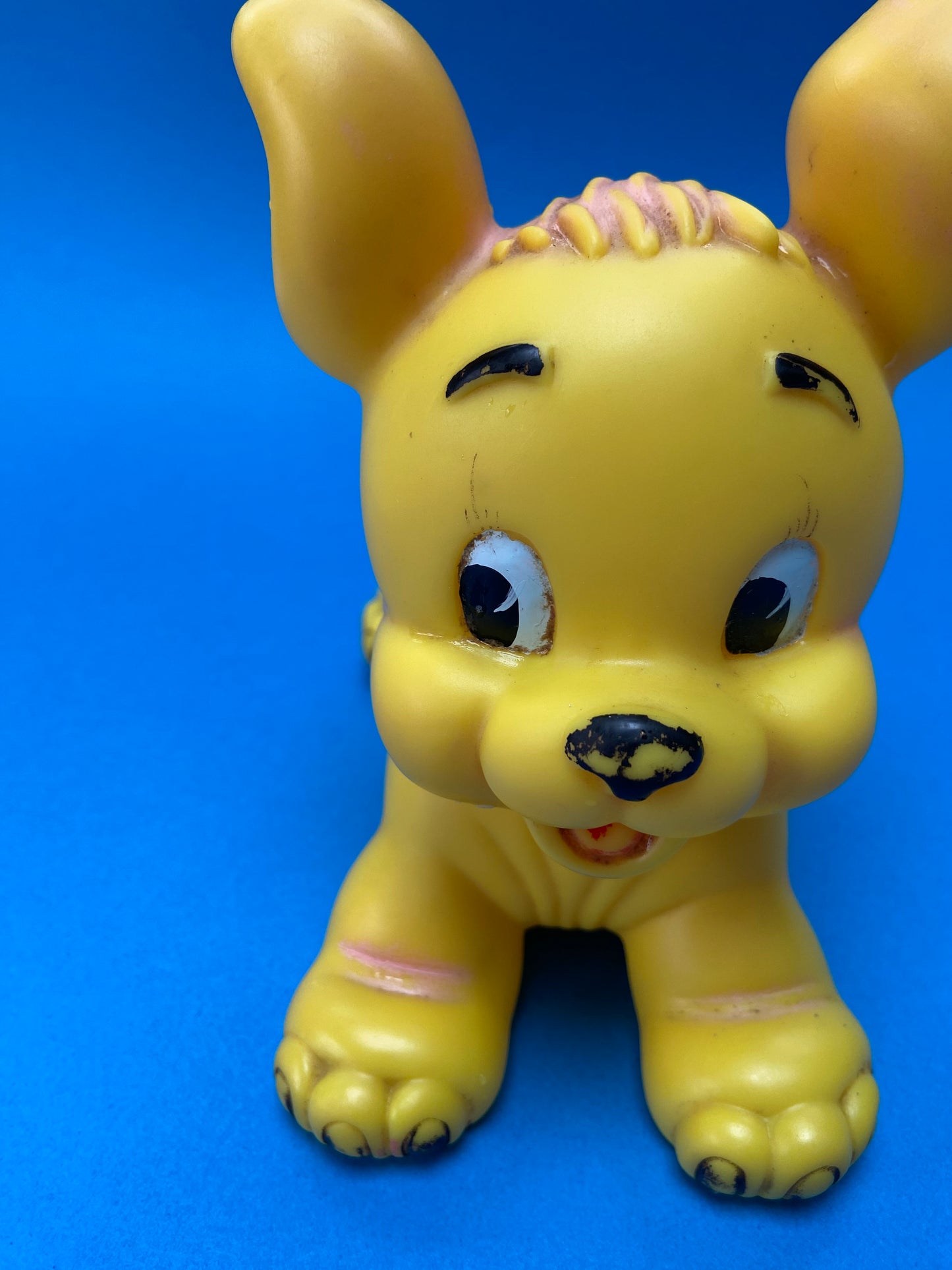 Vintage Yellow Dog Pouet