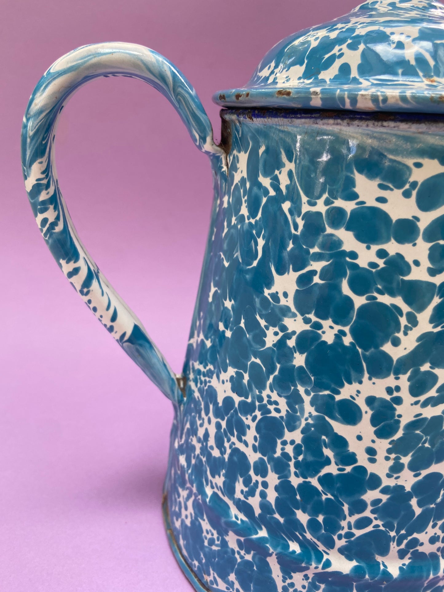 Cafetière émaillée vintage MOUCHETÉE bleu