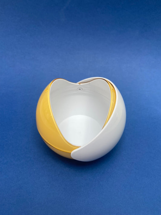 YELLOW plastic sugar bowl / empty pocket