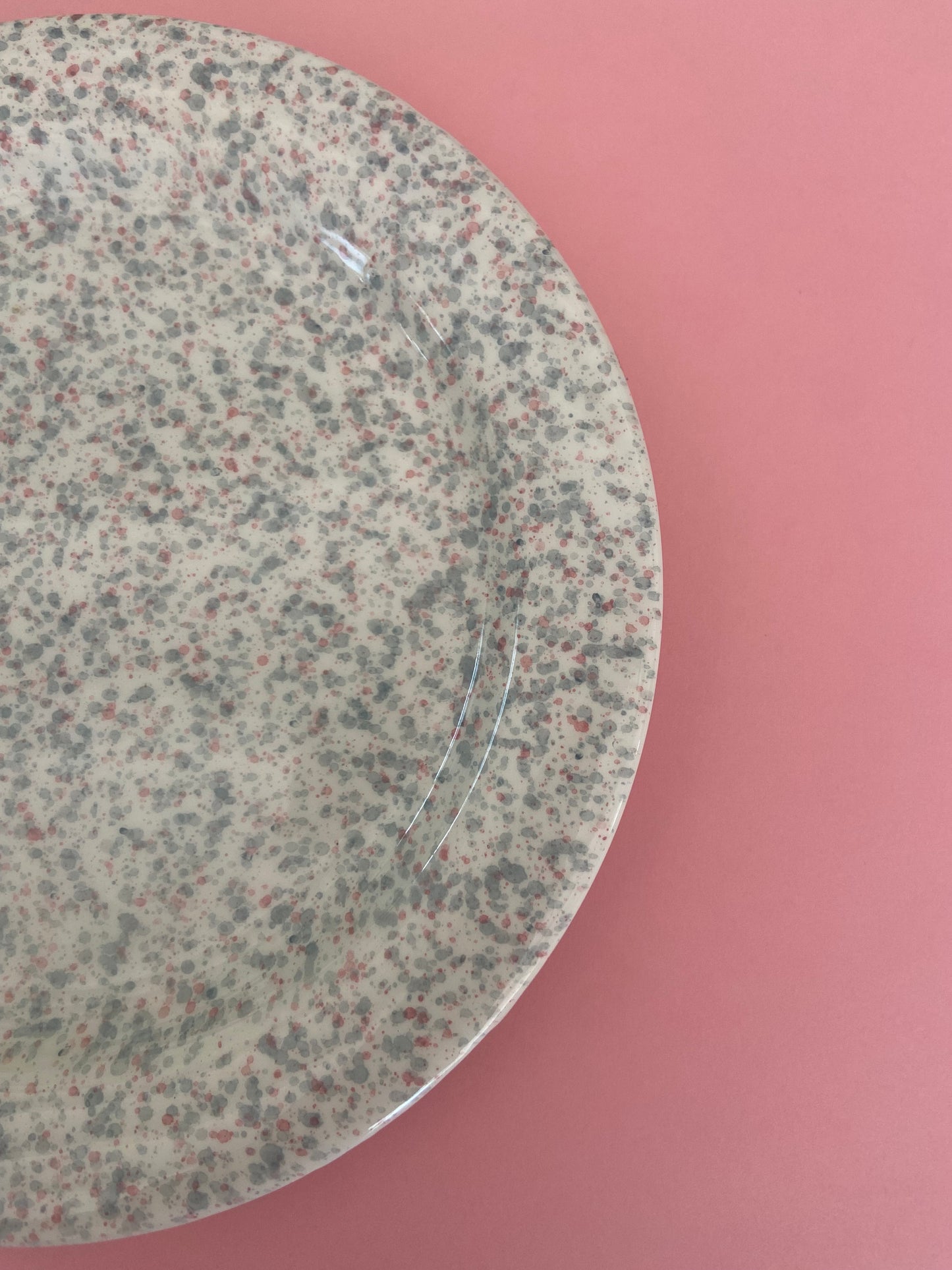 SPECKLED pink/grey dessert plate