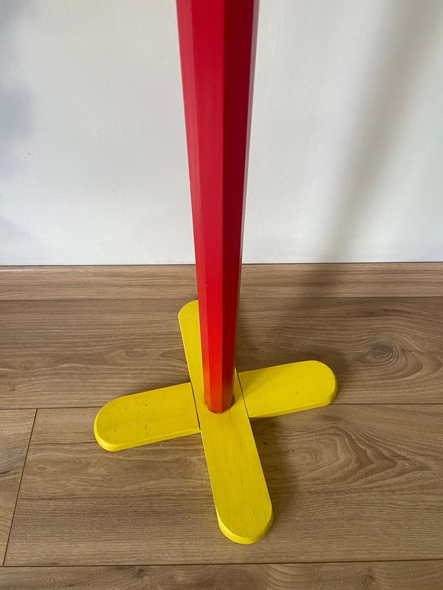 Porte manteaux vintage KIDS CRAYON rouge