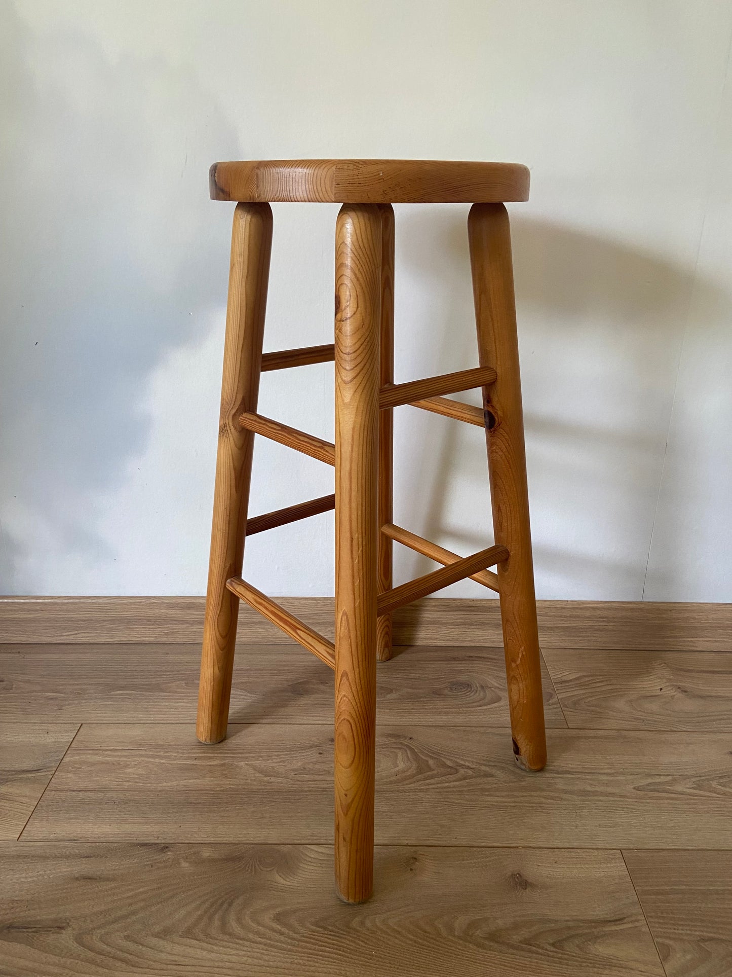 PIN high stool / pedestal table