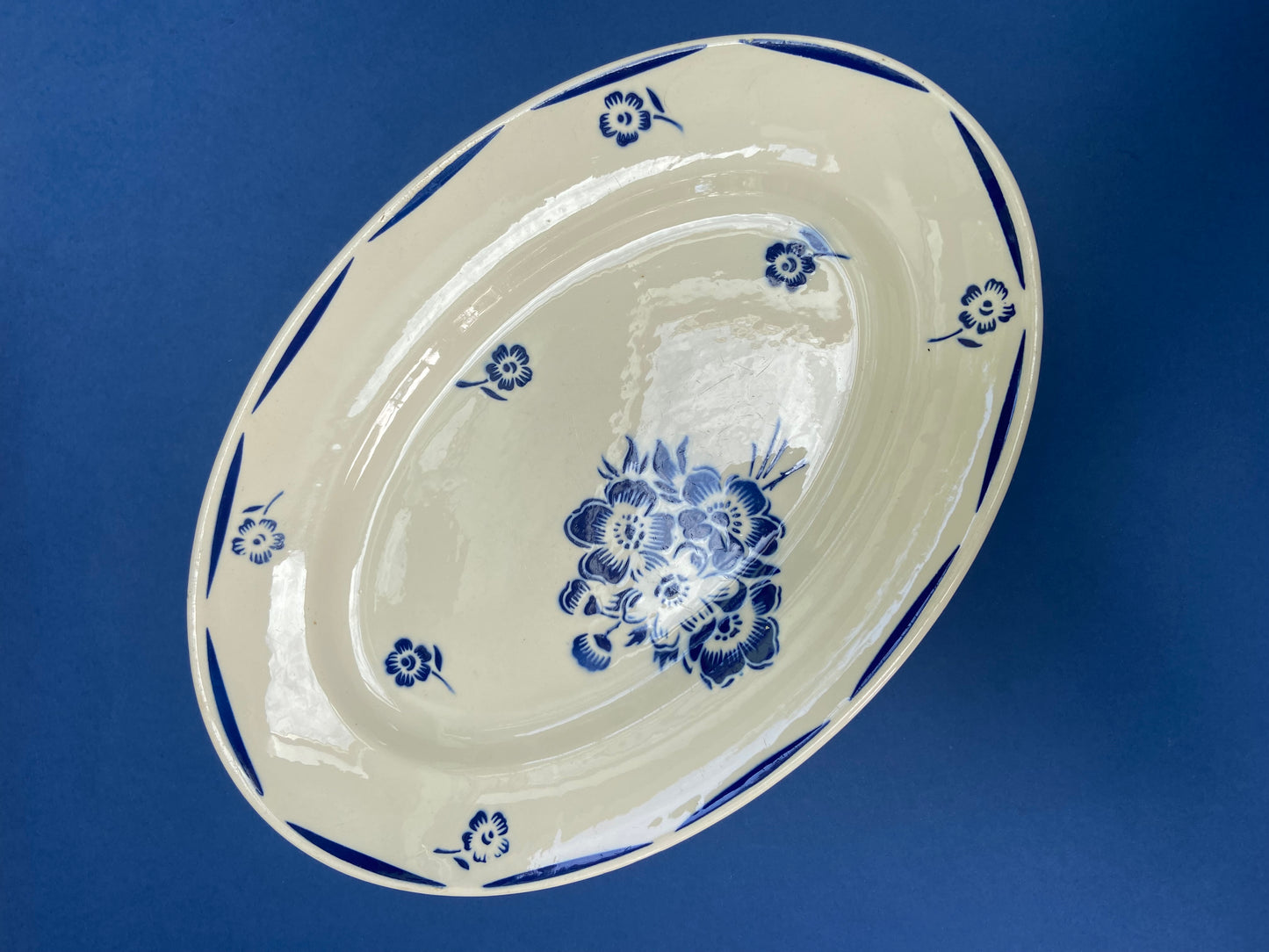 Badonviller oval dish model PERVENCHES