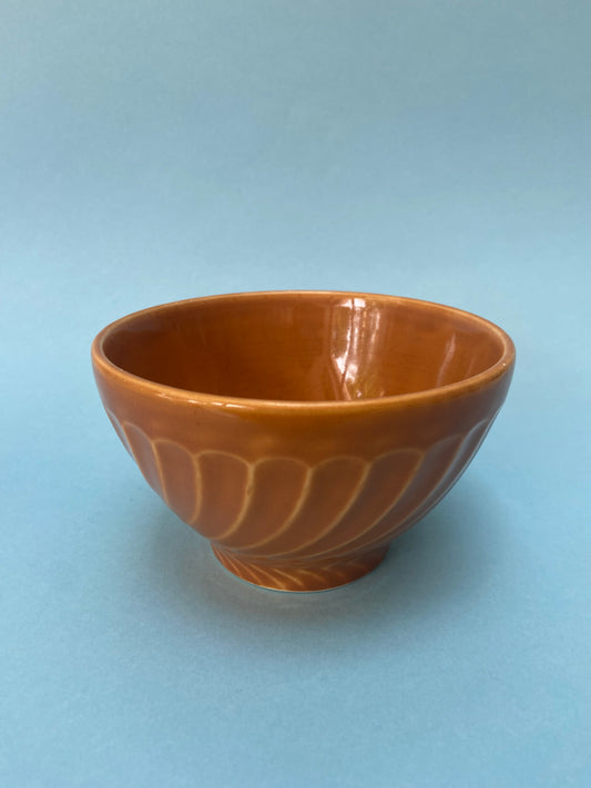 Ceramic bowl Caramel TWISTÉ pattern