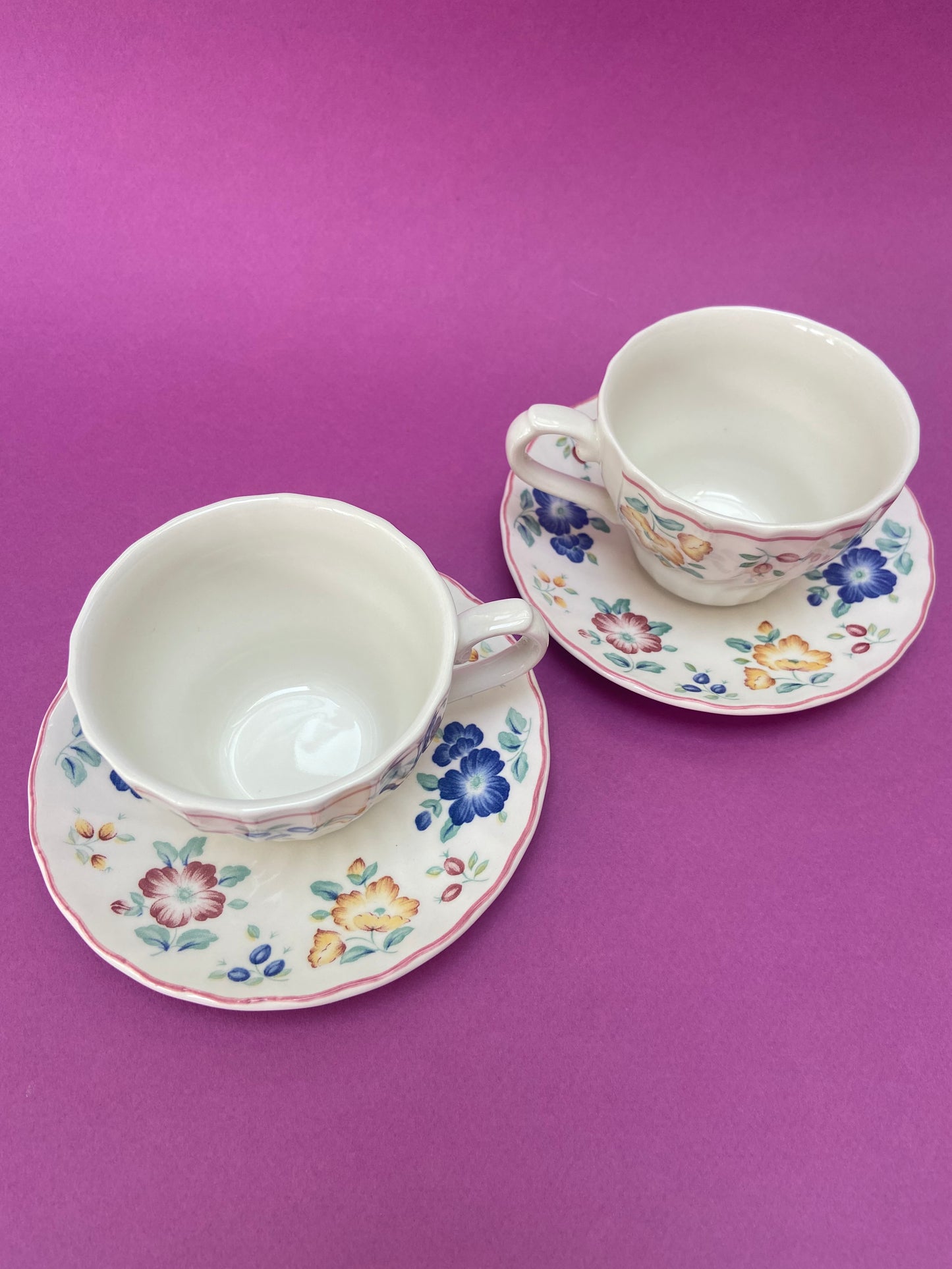 Duo de tasses et sous tasses FLEURIES anglaises