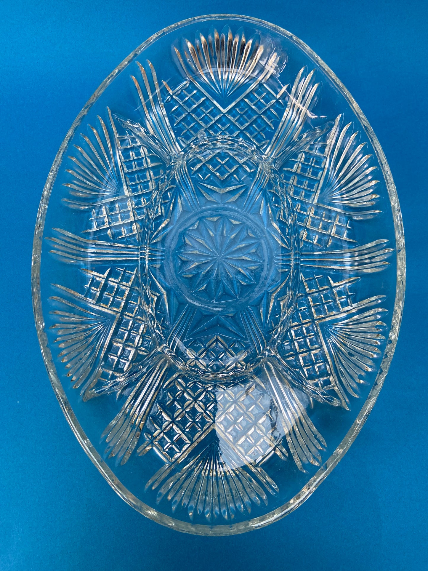 Chiseled glass serving dish with 5 compartments