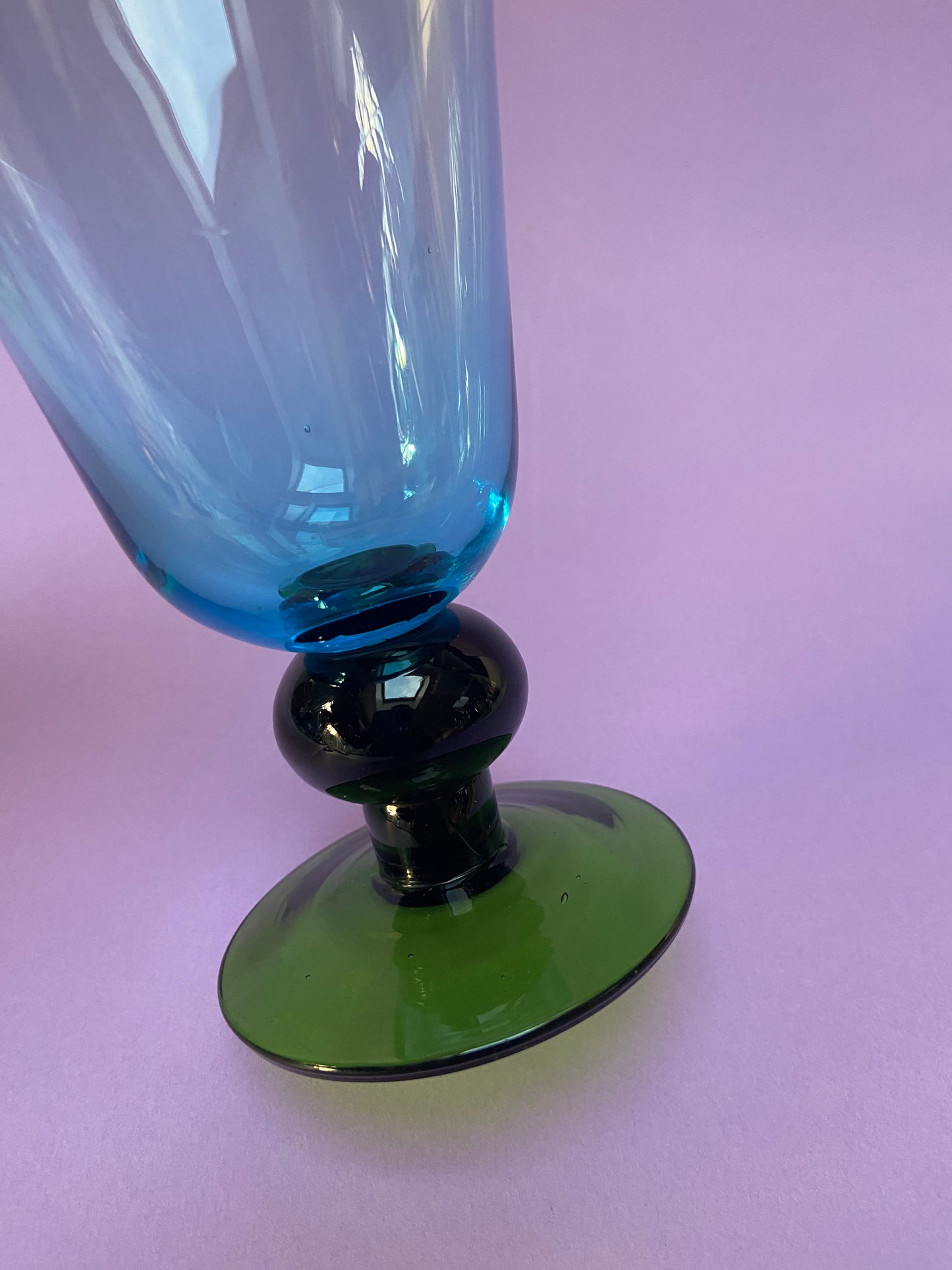 GREEN/BLUE standing cup