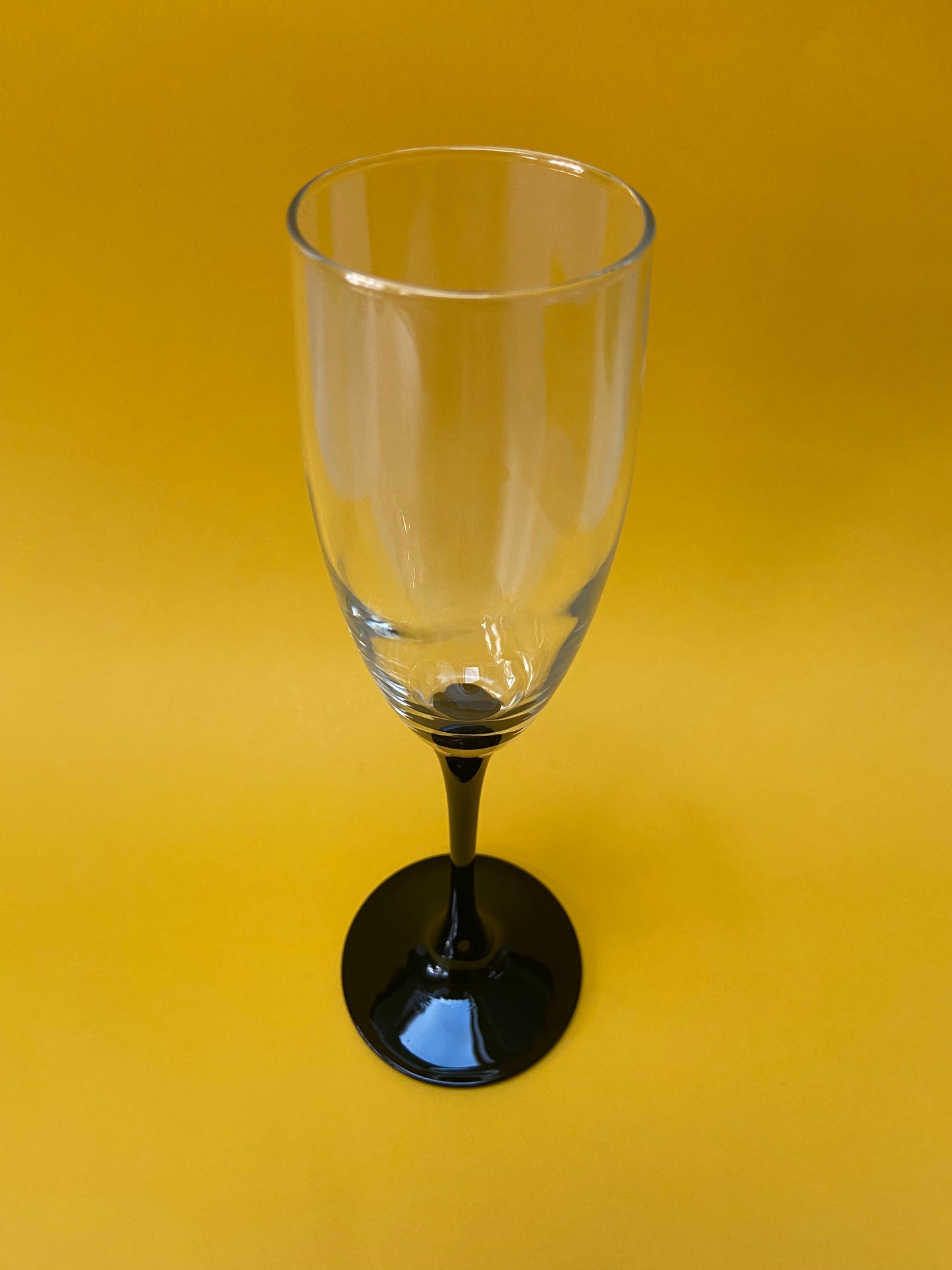 Black foot champagne flute