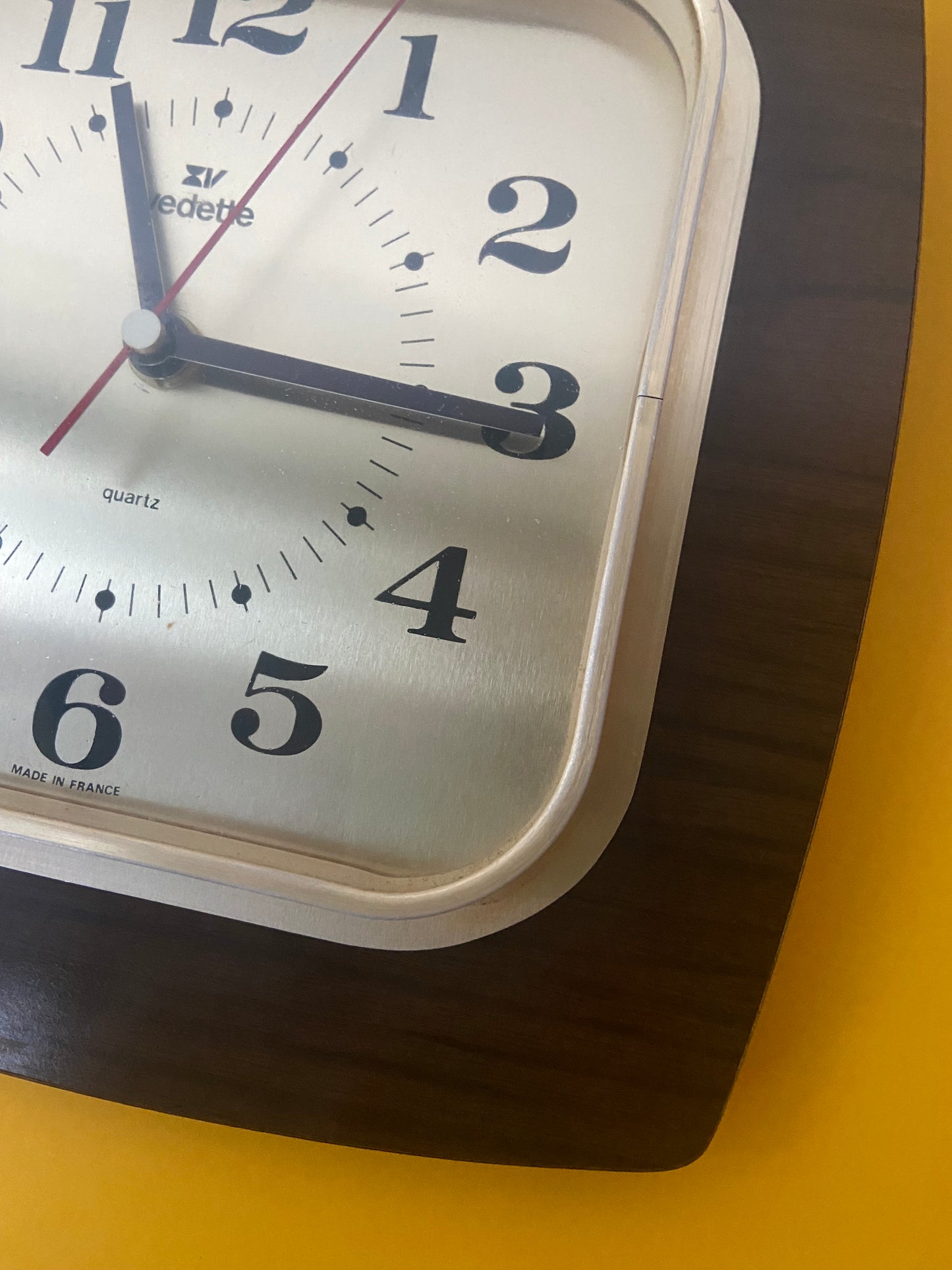 Horloge VEDETTE vintage bois et formica