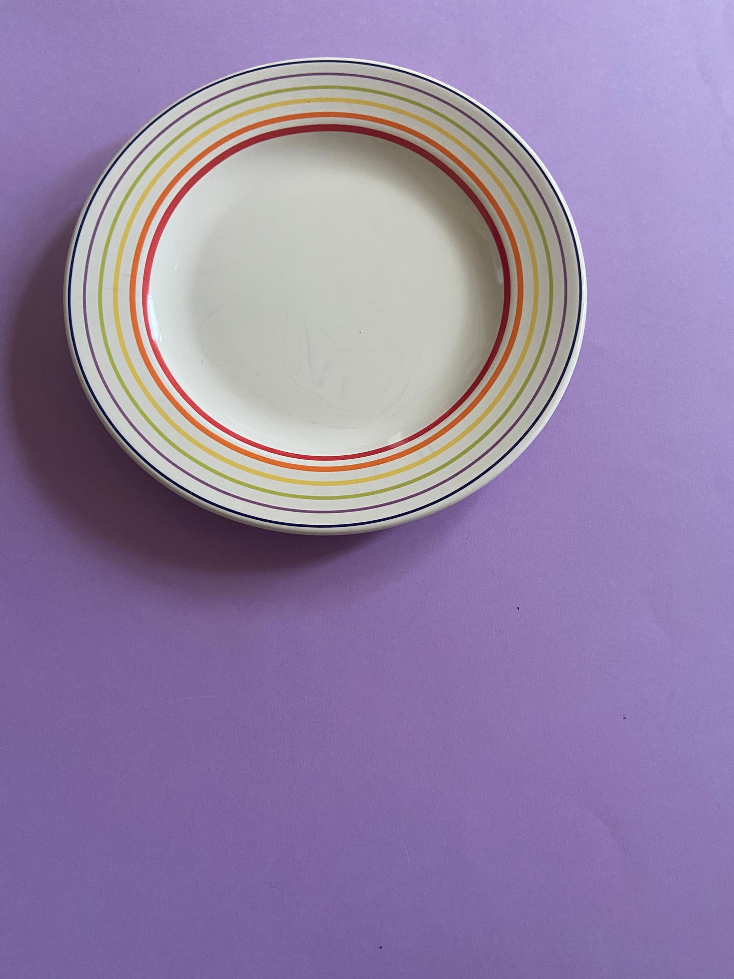 Assiette plate lignes MULTICOLORES