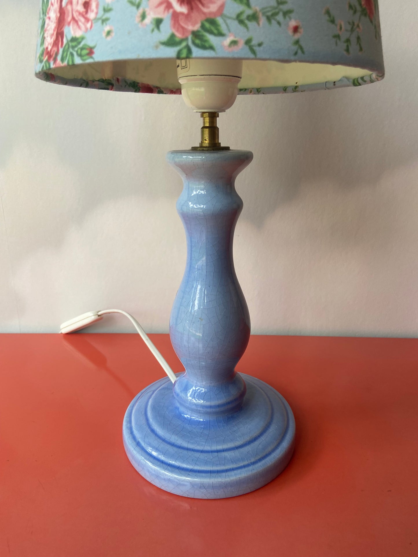 Lampe pied céramique bleu abat-jour vintage FLEURI