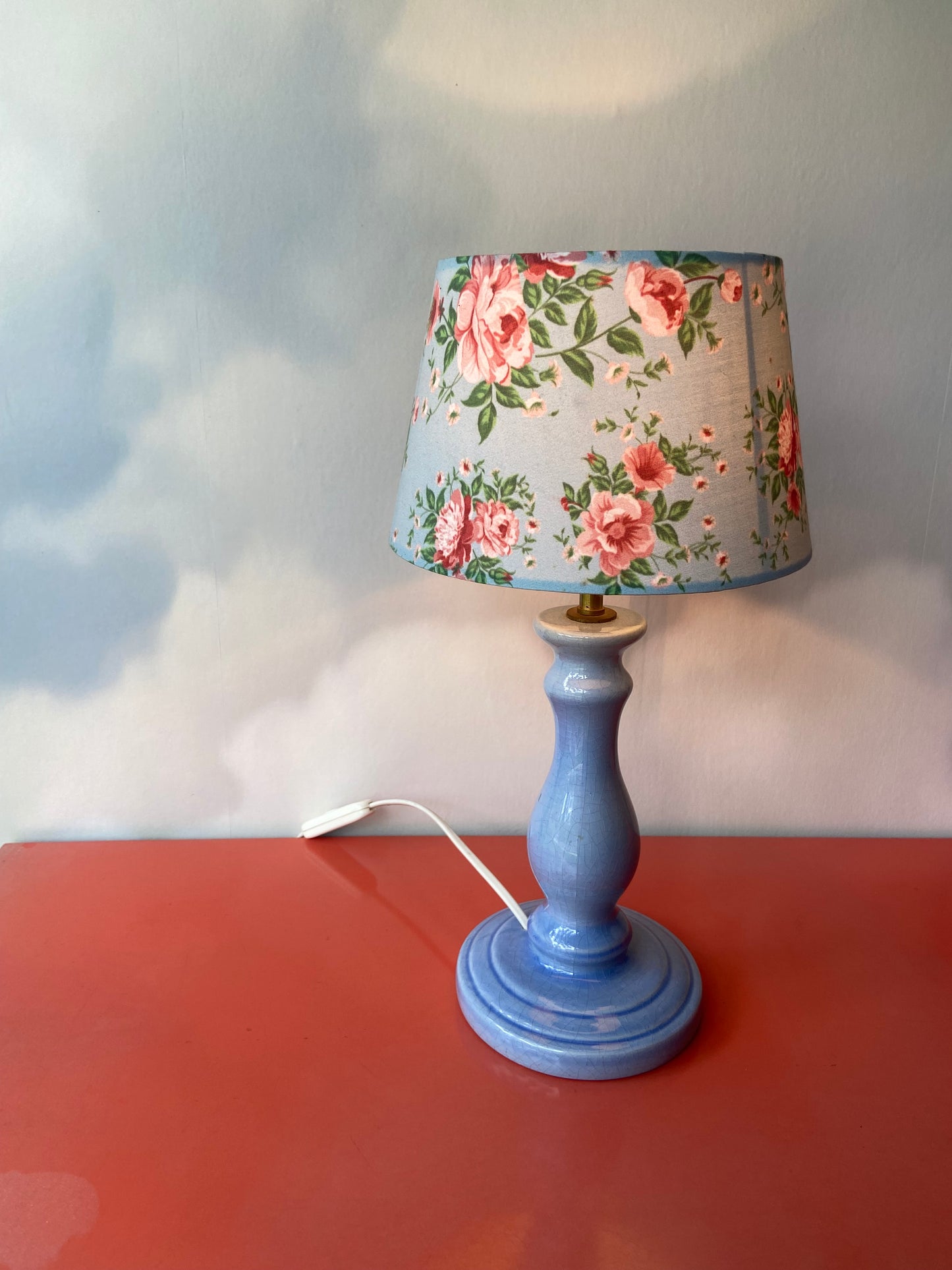 Lampe pied céramique bleu abat-jour vintage FLEURI