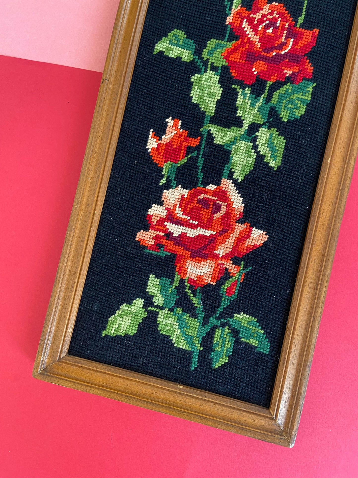 Canevas vintage cadre bois motif ROSES