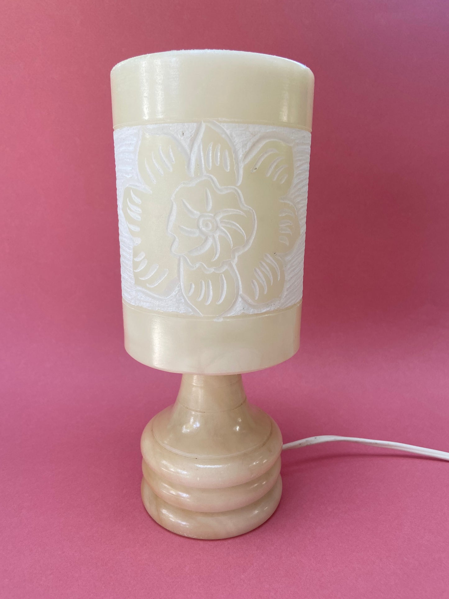 Petite lampe Albâtre motif floral